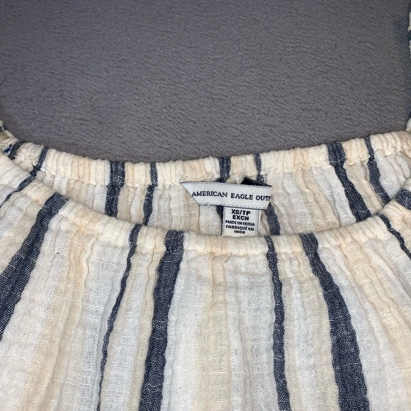 off the shoulder crop top - Picture 2 of 3